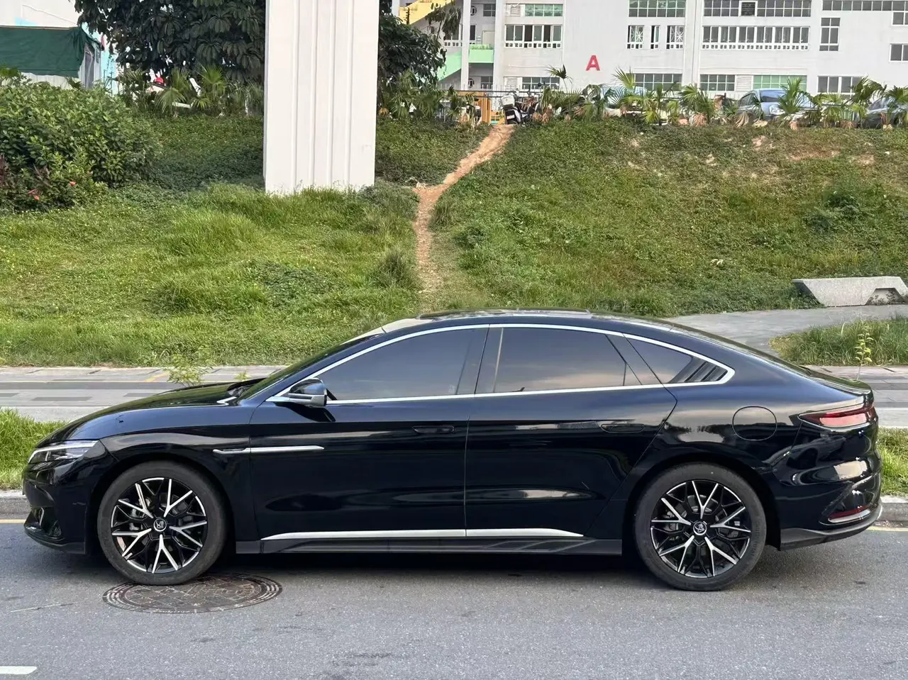 BYD 2025 Han DM-i 1.5T stepless 125KM noble automatic gear 2