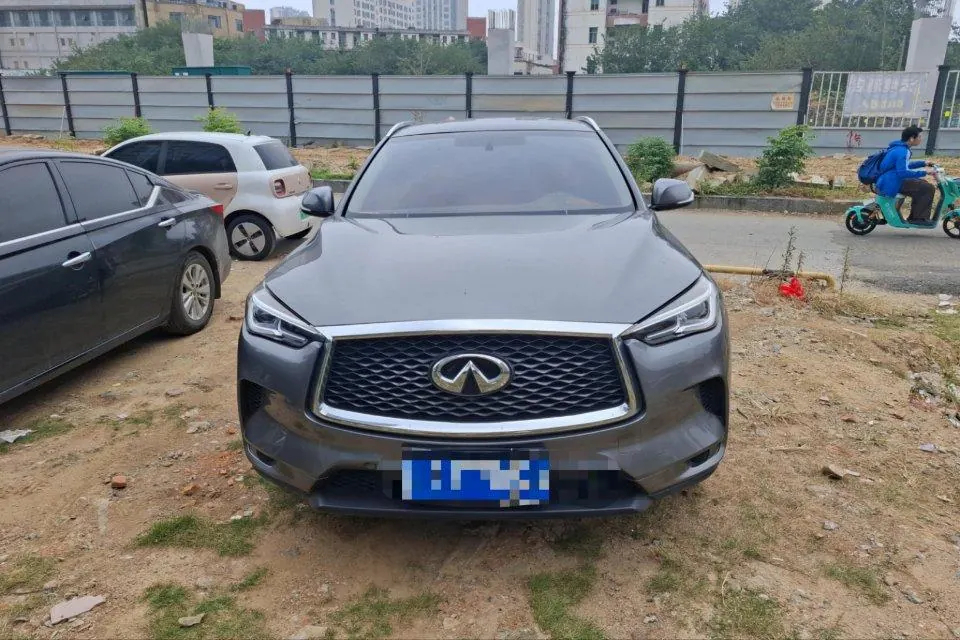 Infiniti 2020 QX50 2.0T stepless two-wheel drive fashion version of automatic gear 2