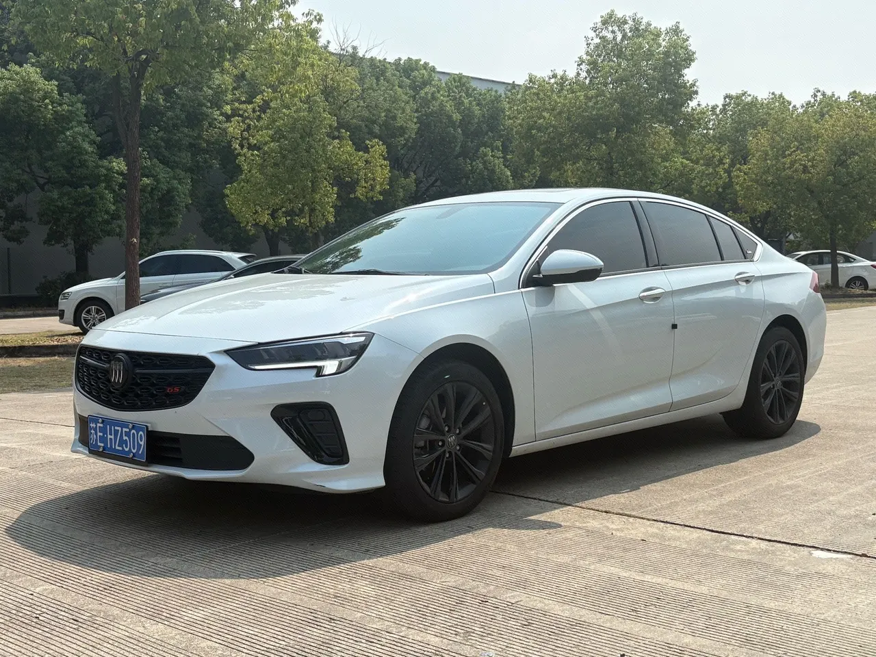 Open image lightbox: Buick 2025 Regal 2.0T 28T longitudinal edition automatic gear