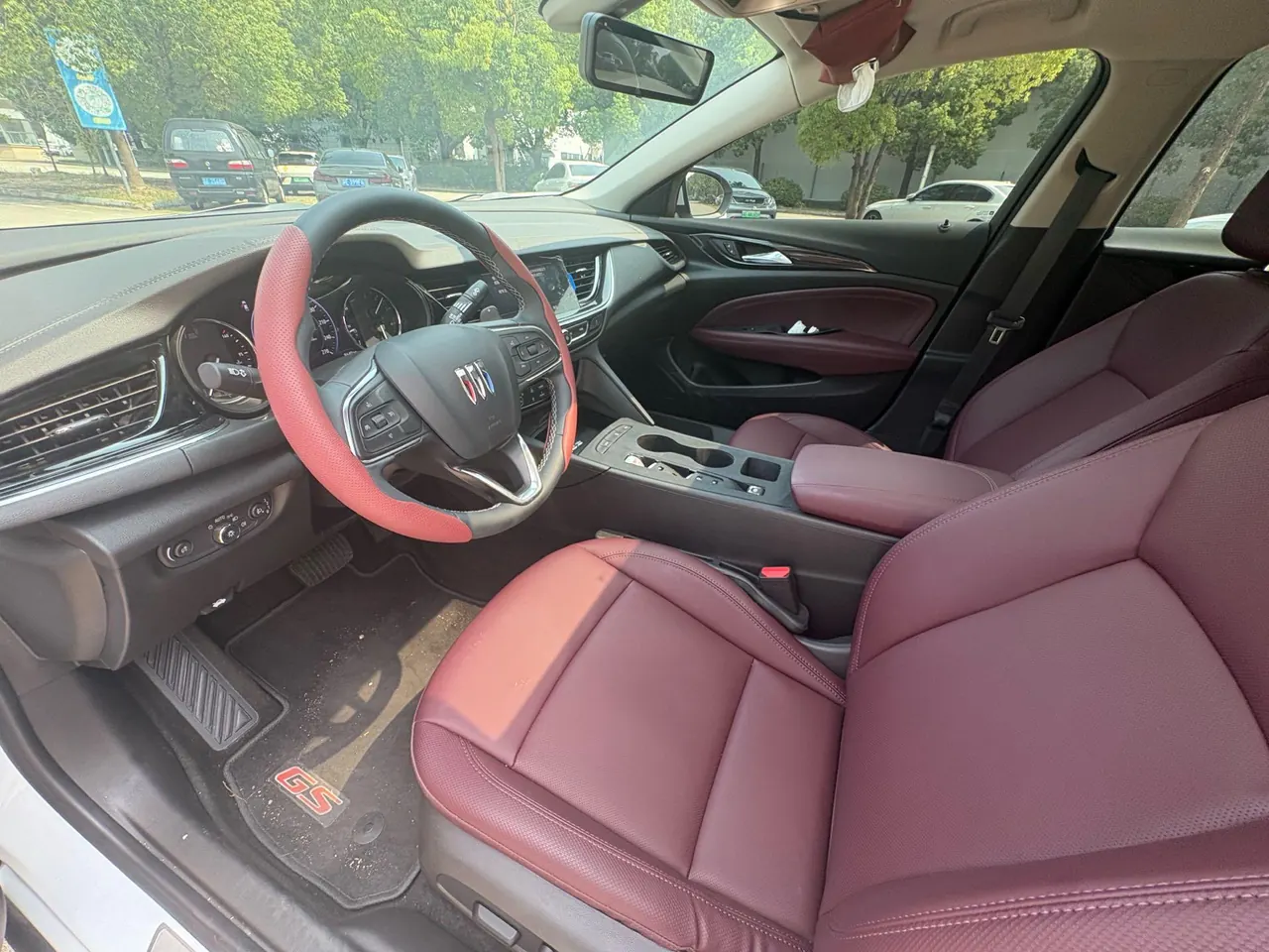 Buick 2025 Regal 2.0T 28T longitudinal edition automatic gear 7