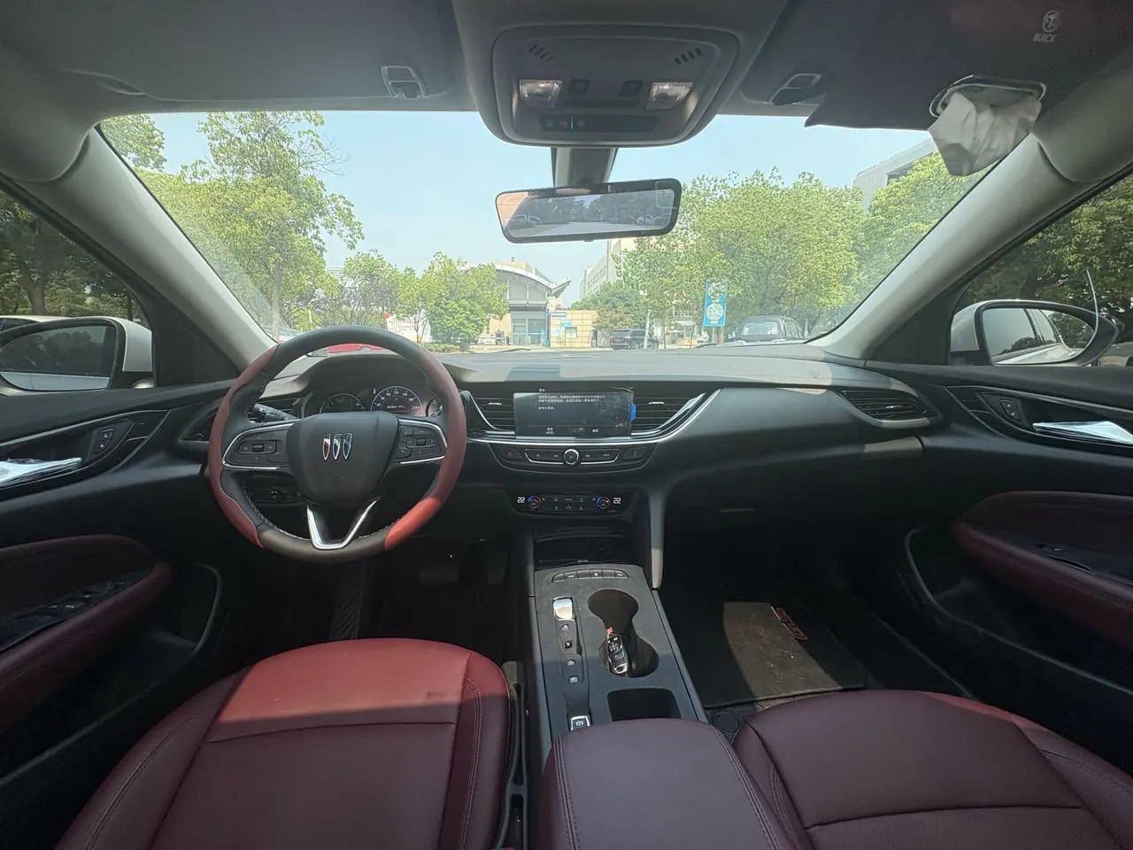 Buick 2025 Regal 2.0T 28T longitudinal edition automatic gear 8