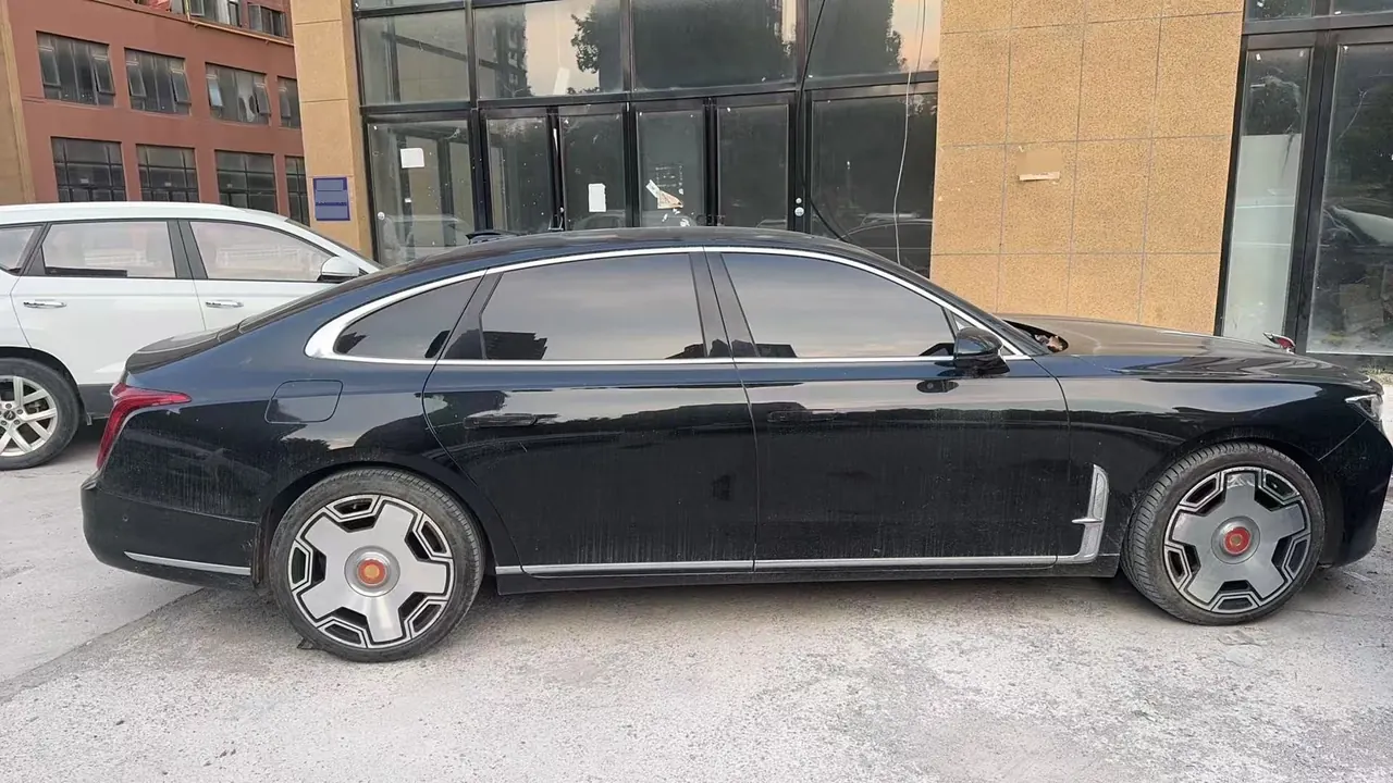 HongQi 2020 H9 3.0T Zhilian Qi Chang Edition Automatic Gear 3
