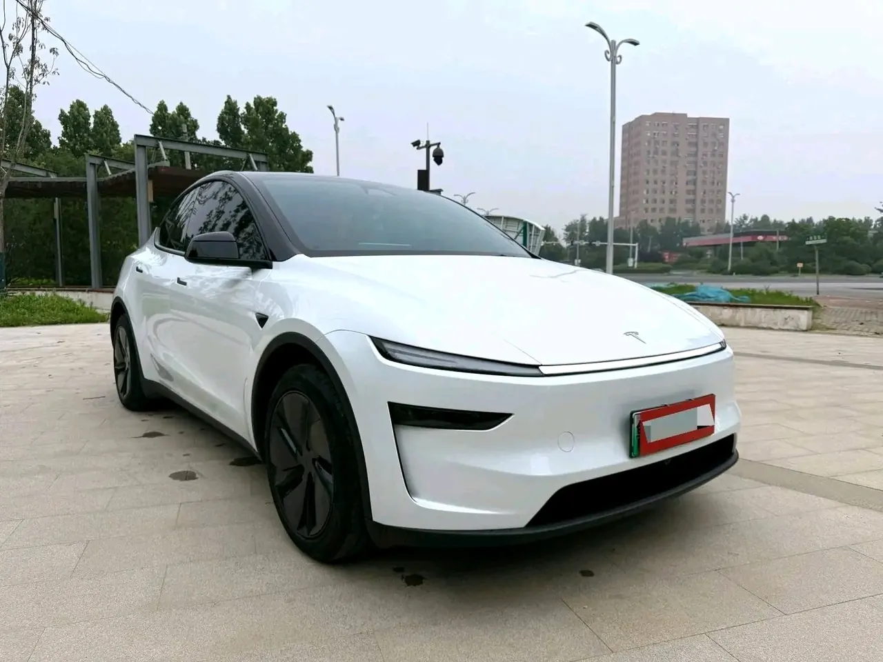 Tesla 2025 Model Y rear-wheel drive version automatic transmission 2