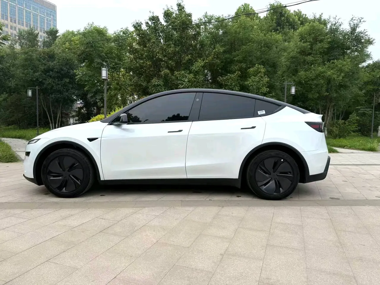 Tesla 2025 Model Y rear-wheel drive version automatic transmission 4