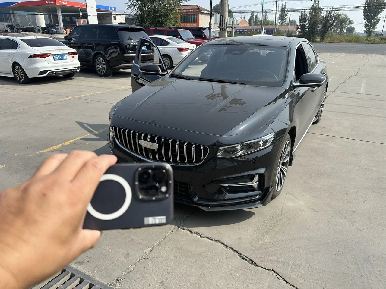 Открыть галерею: Geely 2025 Star Rui 1.5TD Oriental Obsidian Kunlun Edition Automatic Gear