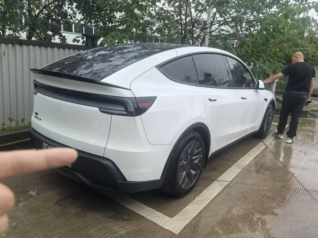 Tesla 2025 Model Y L Long Endurance All-Wheel Drive Automatic Transmission 5