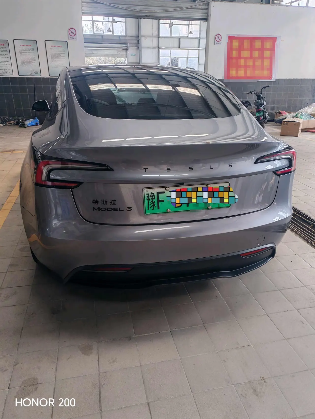 Tesla 2025 Model 3 rear-wheel drive version of automatic transmission 4