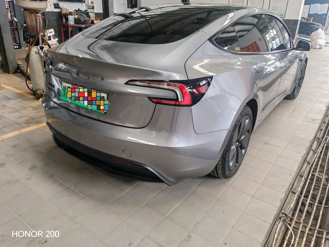 Tesla 2025 Model 3 rear-wheel drive version of automatic transmission 5