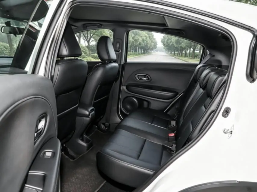 Honda 2021 XR-V 1.5 Stepless Deluxe Edition Automatic Gear 3