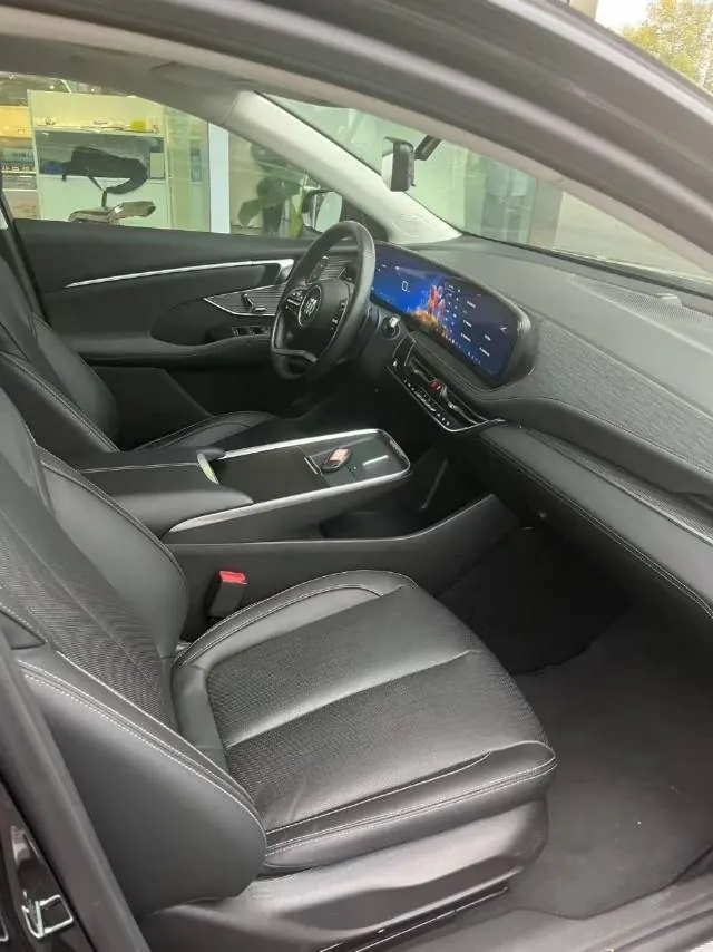 Buick 2025 LaCrosse 2.0T 28T Platinum Edition, automatic transmission 5