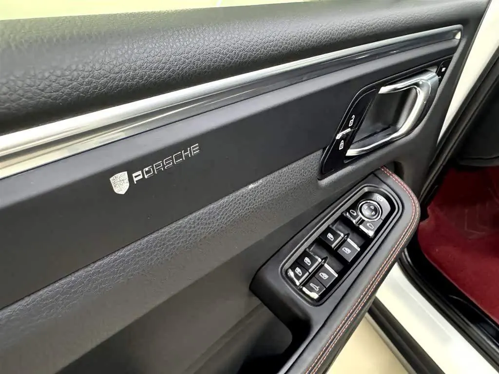 Porsche Macan (Imported) 2022 Macan 2.0T Automatic Gear 2