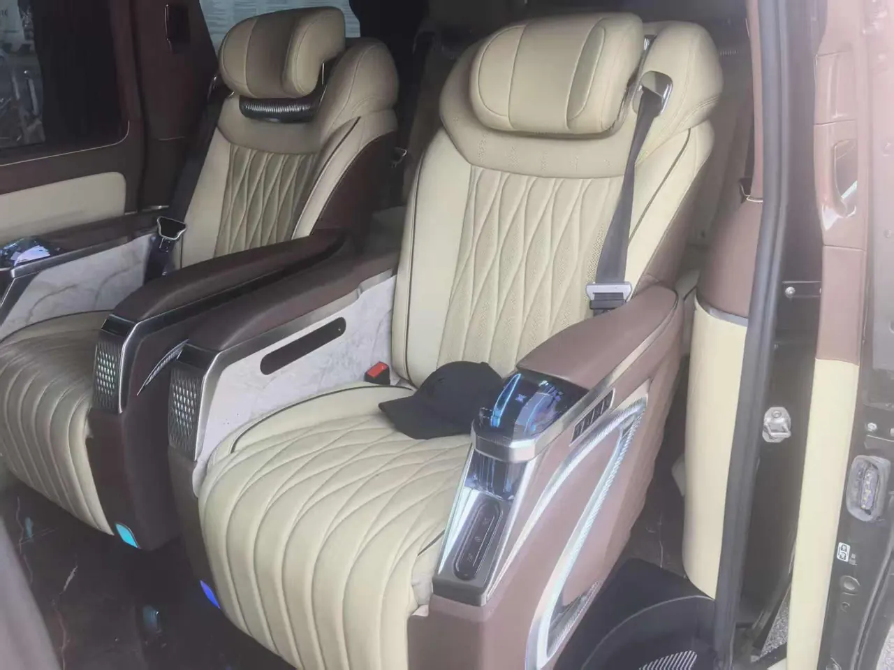 Mercedes Benz 2024 Vito 2.0T Business Edition 7-seat Automatic Gear 4