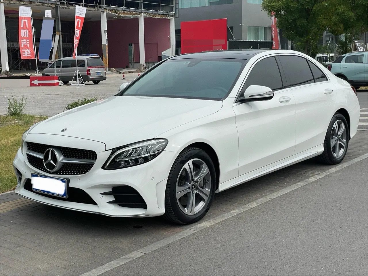Открыть галерею: Mercedes Benz Class C 2021 C 260 L 48V 1.5T Sports Edition Automatic Gear