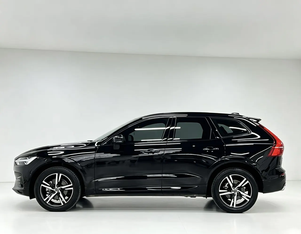 Volvo 2020 XC60 2.0T T5 4-wheel drive Zhiyuan Sports Edition Automatic Gear 2
