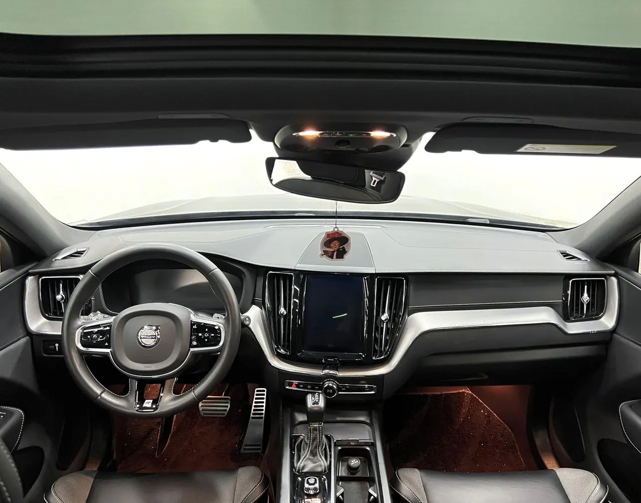 Volvo 2020 XC60 2.0T T5 4-wheel drive Zhiyuan Sports Edition Automatic Gear 4