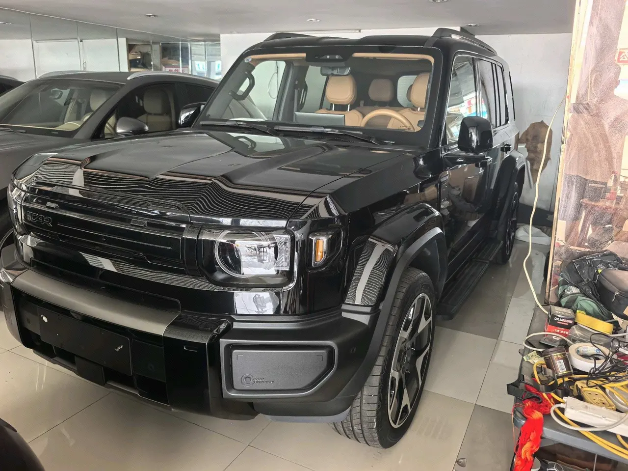Open image lightbox: ICAR 2026 iCAR V 27 200KM 4WD Falcon 500 Automatic