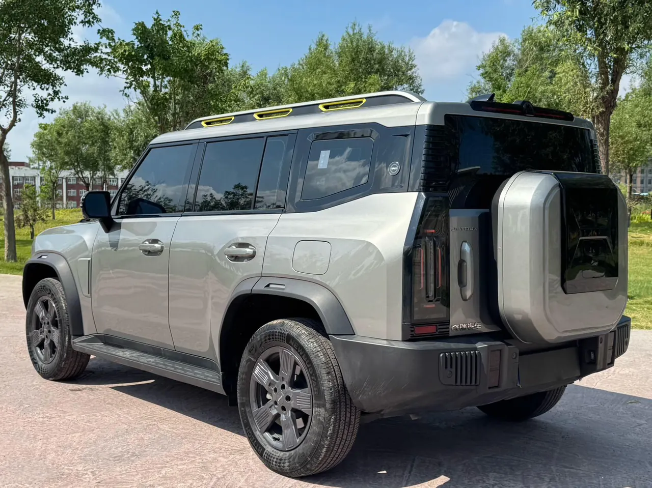 Jetour 2023 Travelers 1.5T Two-Drive Discovery PRO Automatic Gear 5