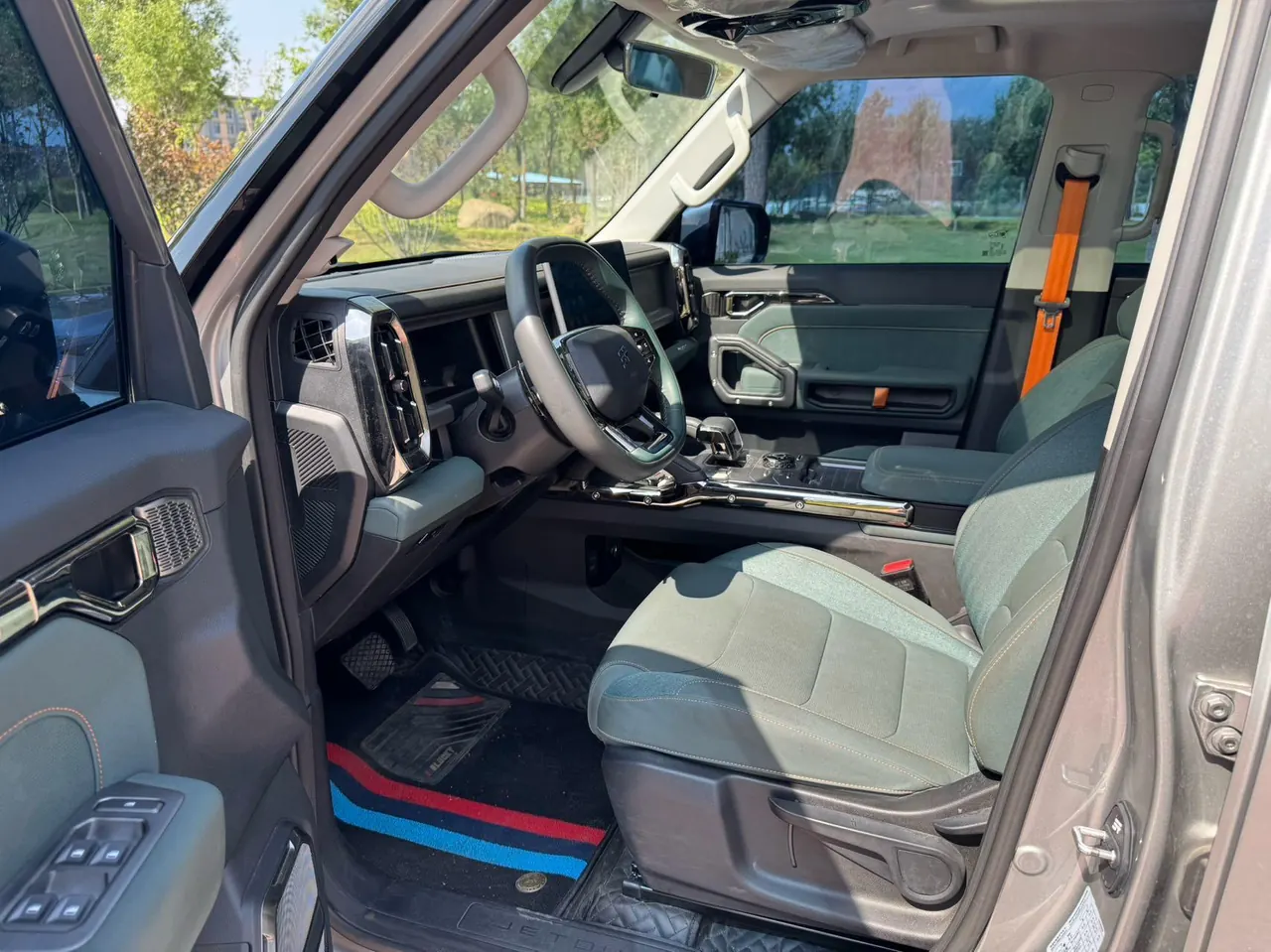 Jetour 2023 Travelers 1.5T Two-Drive Discovery PRO Automatic Gear 6