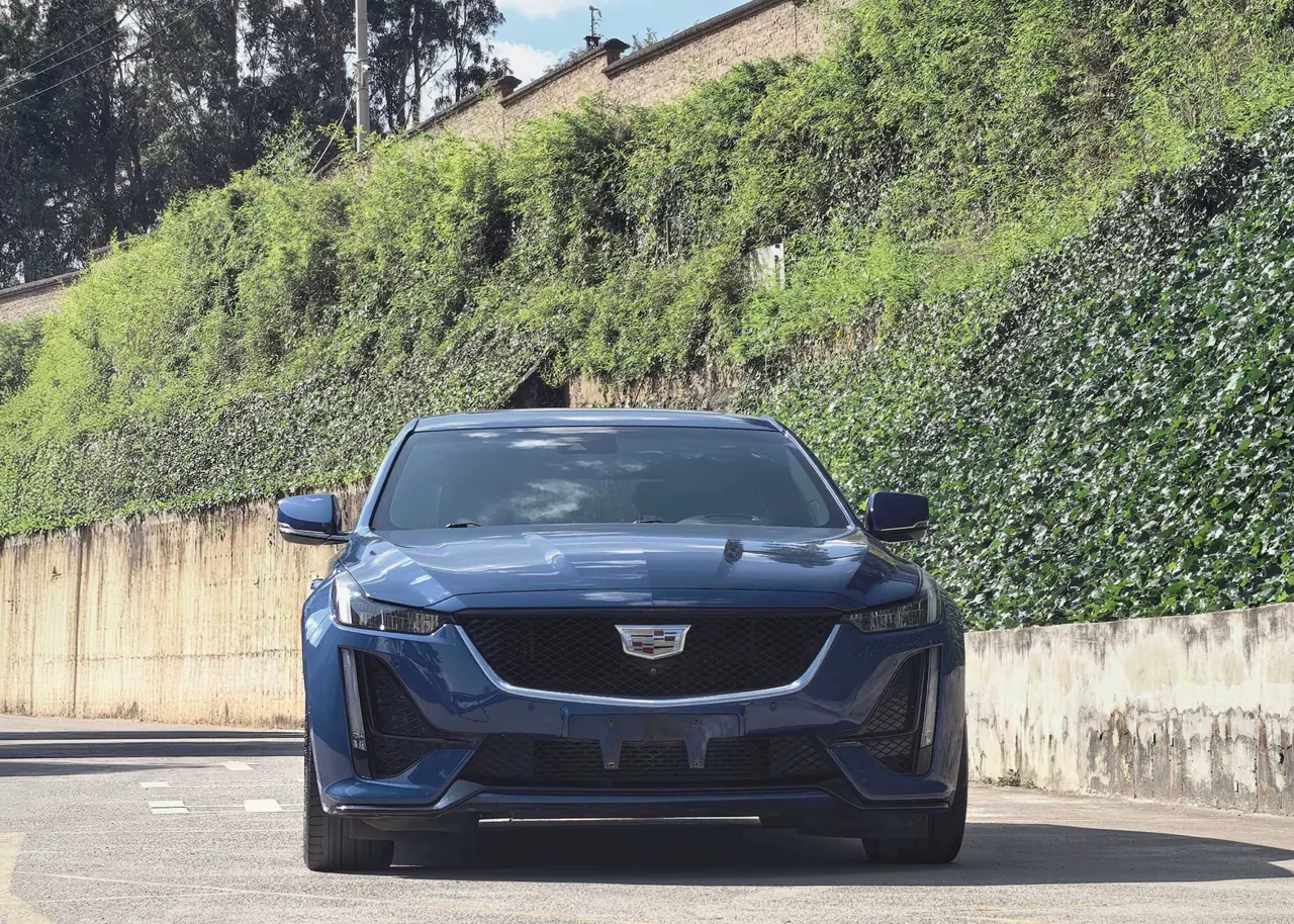Cadillac 2020 CT5 2.0T 28T Platinum Sports Edition Automatic Gear 2