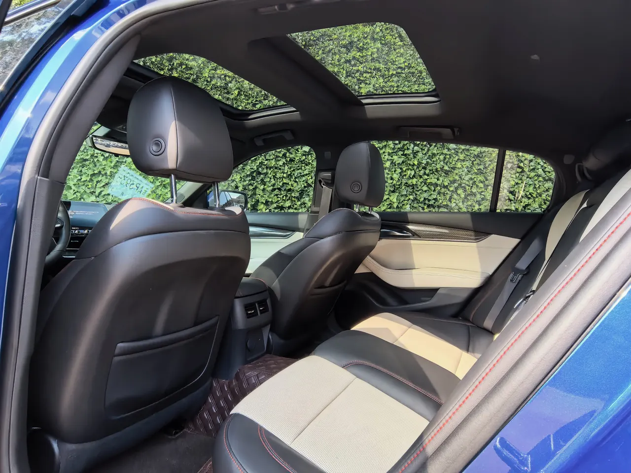 Cadillac 2020 CT5 2.0T 28T Platinum Sports Edition Automatic Gear 4