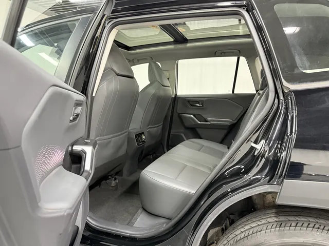 Toyota 2026 RAV4 Rongbo 2.0 Stepless Two-Drive Deluxe Automatic Gear 13