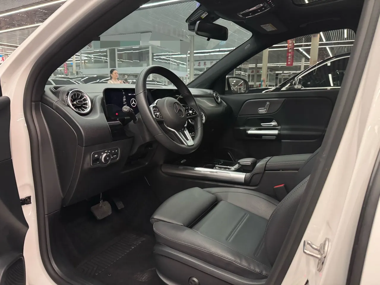 Mercedes Benz 2020 GLA 200 1.3T automatic gear 12