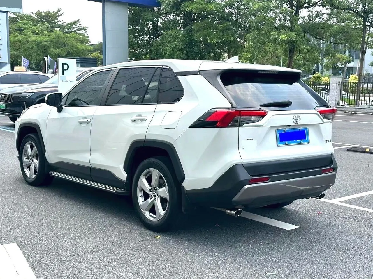 Toyota 2020 RAV4 Rongbo 2.0 Stepless Two-Drive Fashion Edition Automatic Gear 8