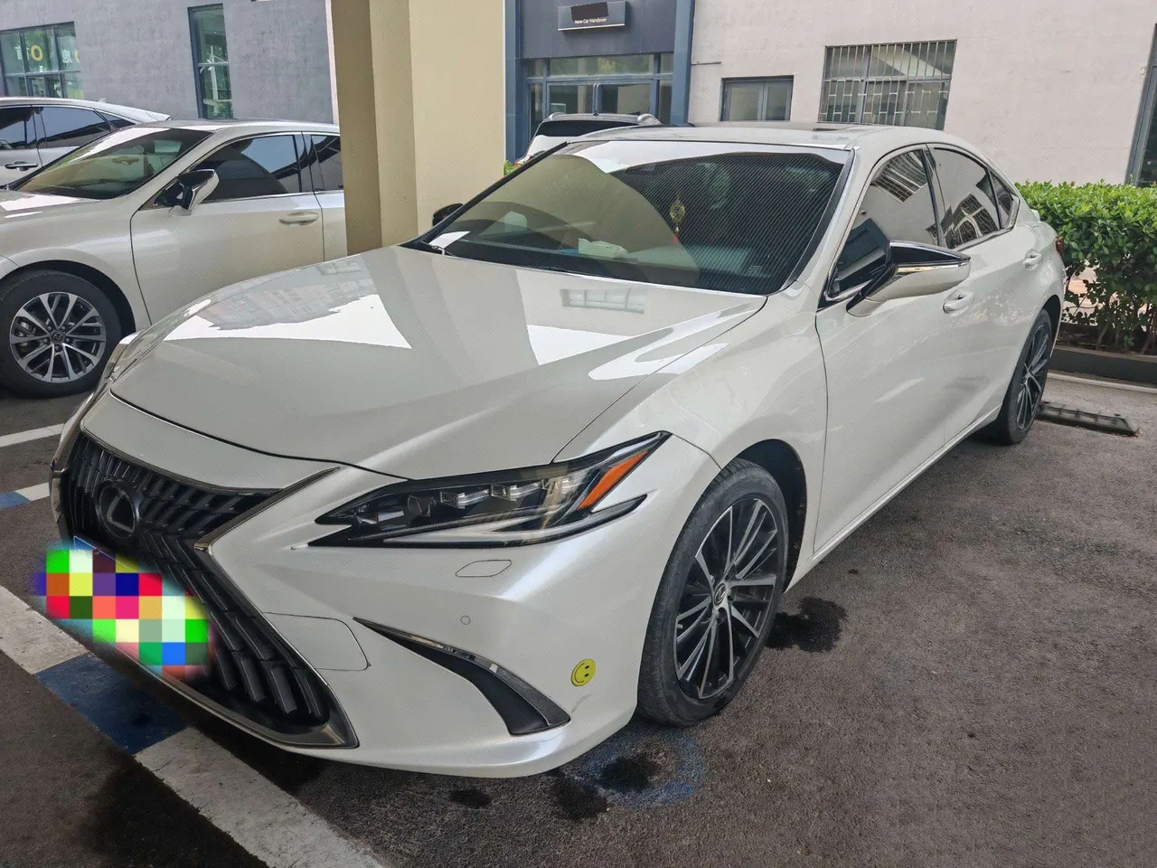 Открыть галерею: Lexus ES (Imported) 2022 ES300h 2.5 Stepless Premium Edition Automatic Gear