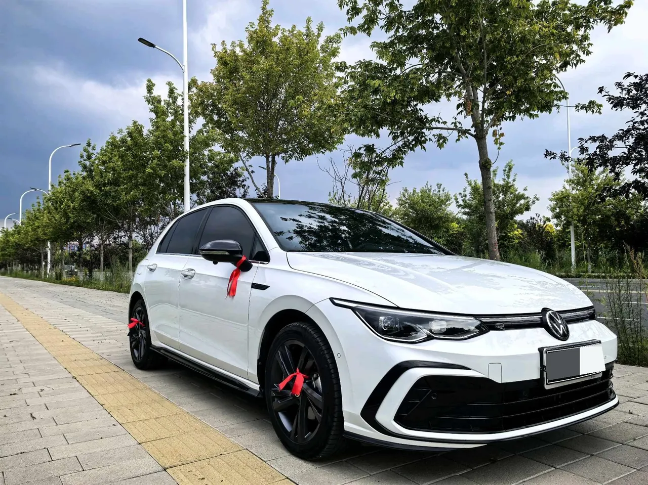 Volkswagen 2023 Golf 8 R-Line 1.4TSI 280TSI Lite Automatic 4