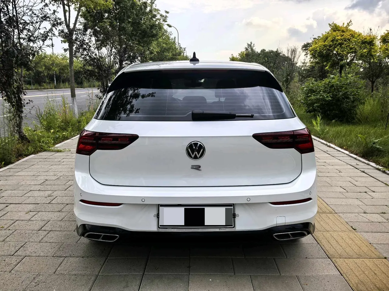 Volkswagen 2023 Golf 8 R-Line 1.4TSI 280TSI Lite Automatic 6