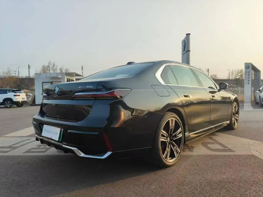 BMW i7 (Imported) 2023 i7 eDrive50L Enjoy M Sports Suit Automatic Gear 2