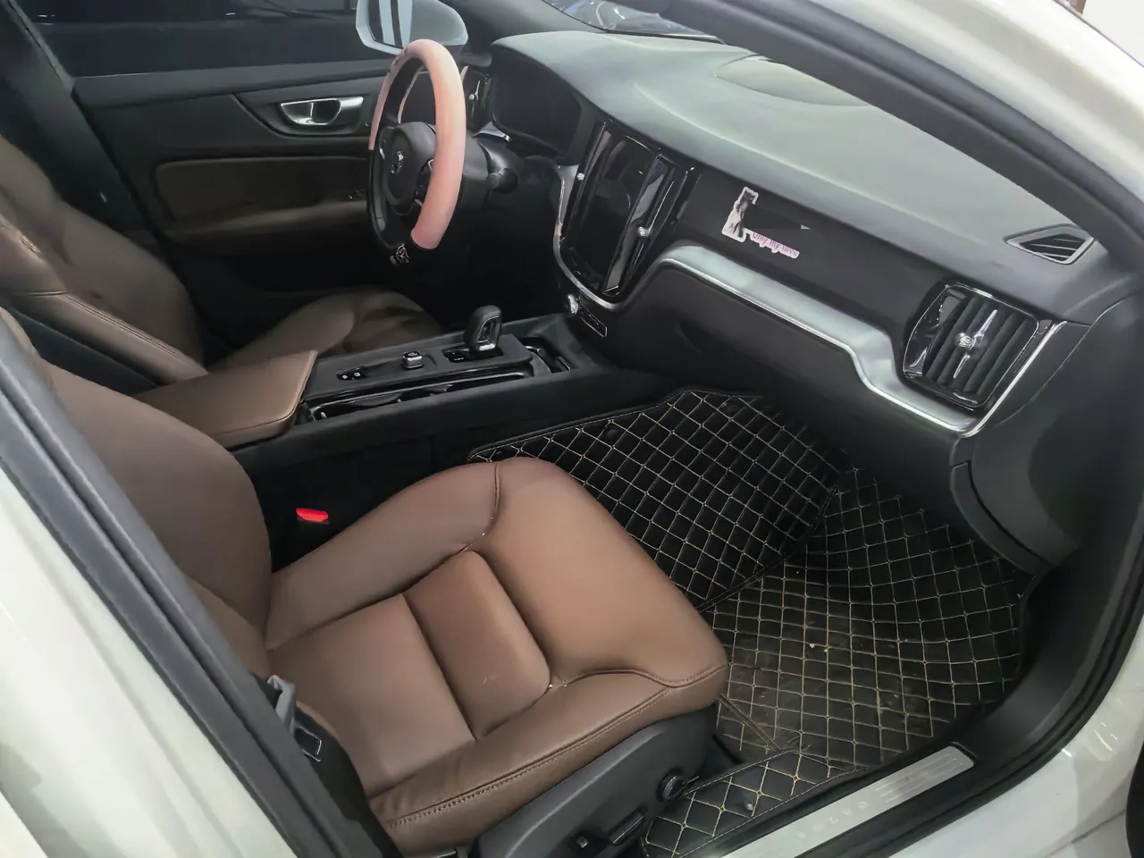 Volvo 2026 S60 48V 2.0T B4 Zhiyi Deluxe Edition Automatic Gear 3