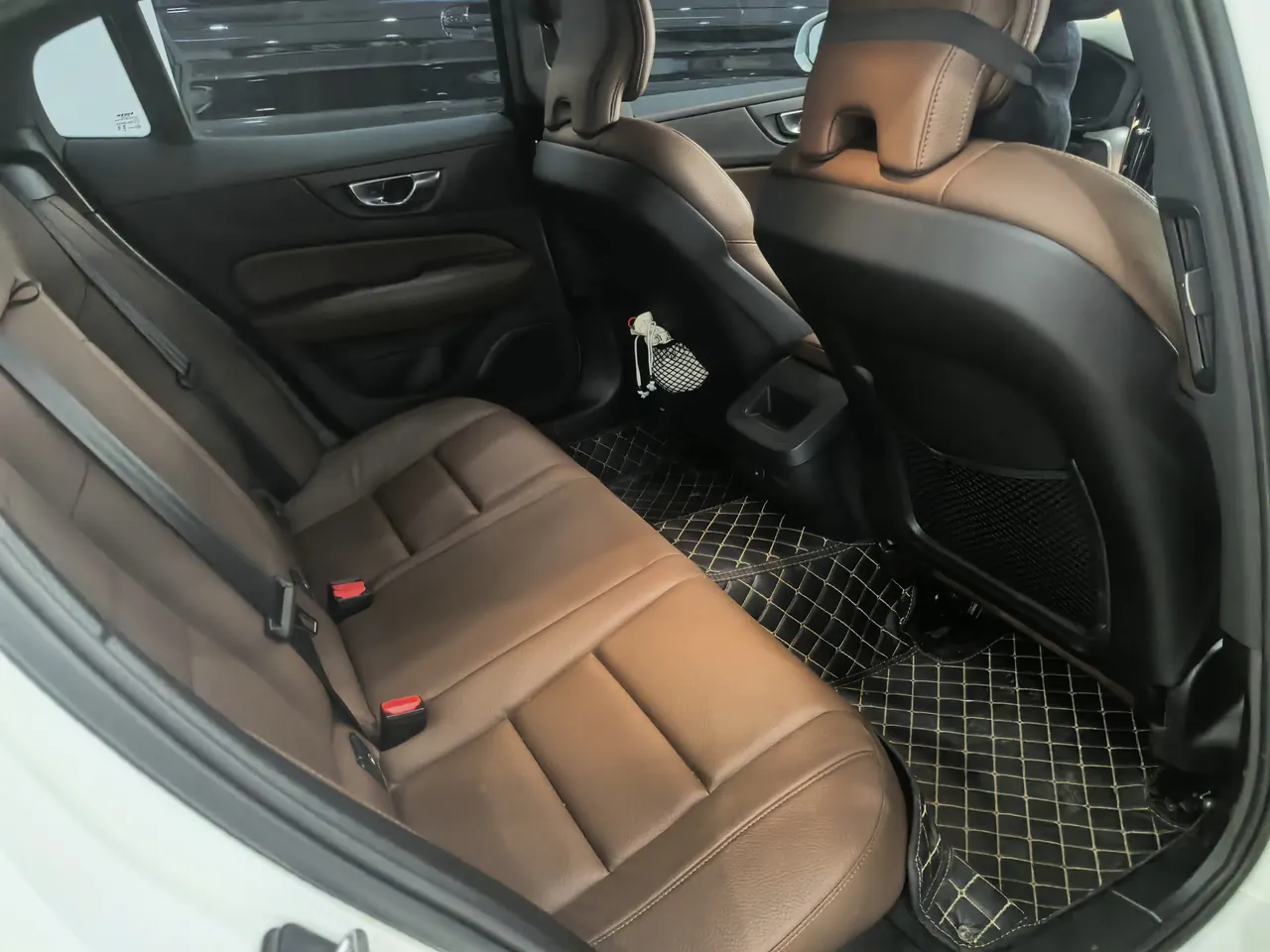 Volvo 2026 S60 48V 2.0T B4 Zhiyi Deluxe Edition Automatic Gear 4