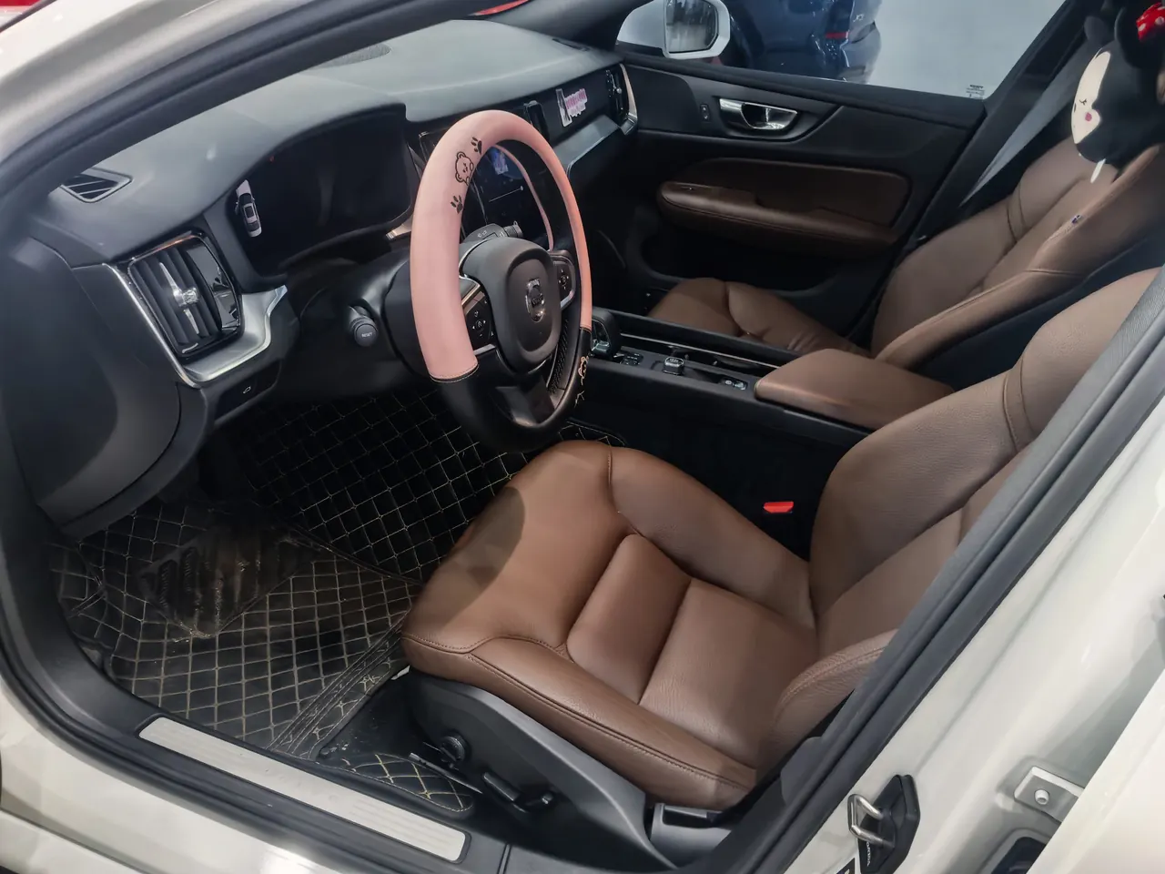 Volvo 2026 S60 48V 2.0T B4 Zhiyi Deluxe Edition Automatic Gear 5