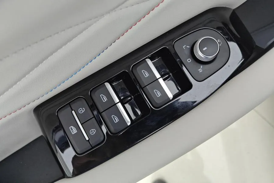Geely 2021 XingyueL (Monjaro) 2.0TD EVO two-wheel drive smart automatic gear 5