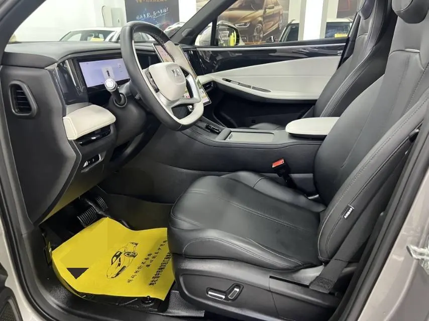Geely Galaxy 2024 L7 1.5T Longteng Edition 55km PRO Automatic Gear 3