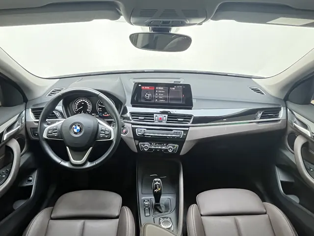 BMW 2020 X1 sDrive25Li 2.0T Leading Automatic Gear 3