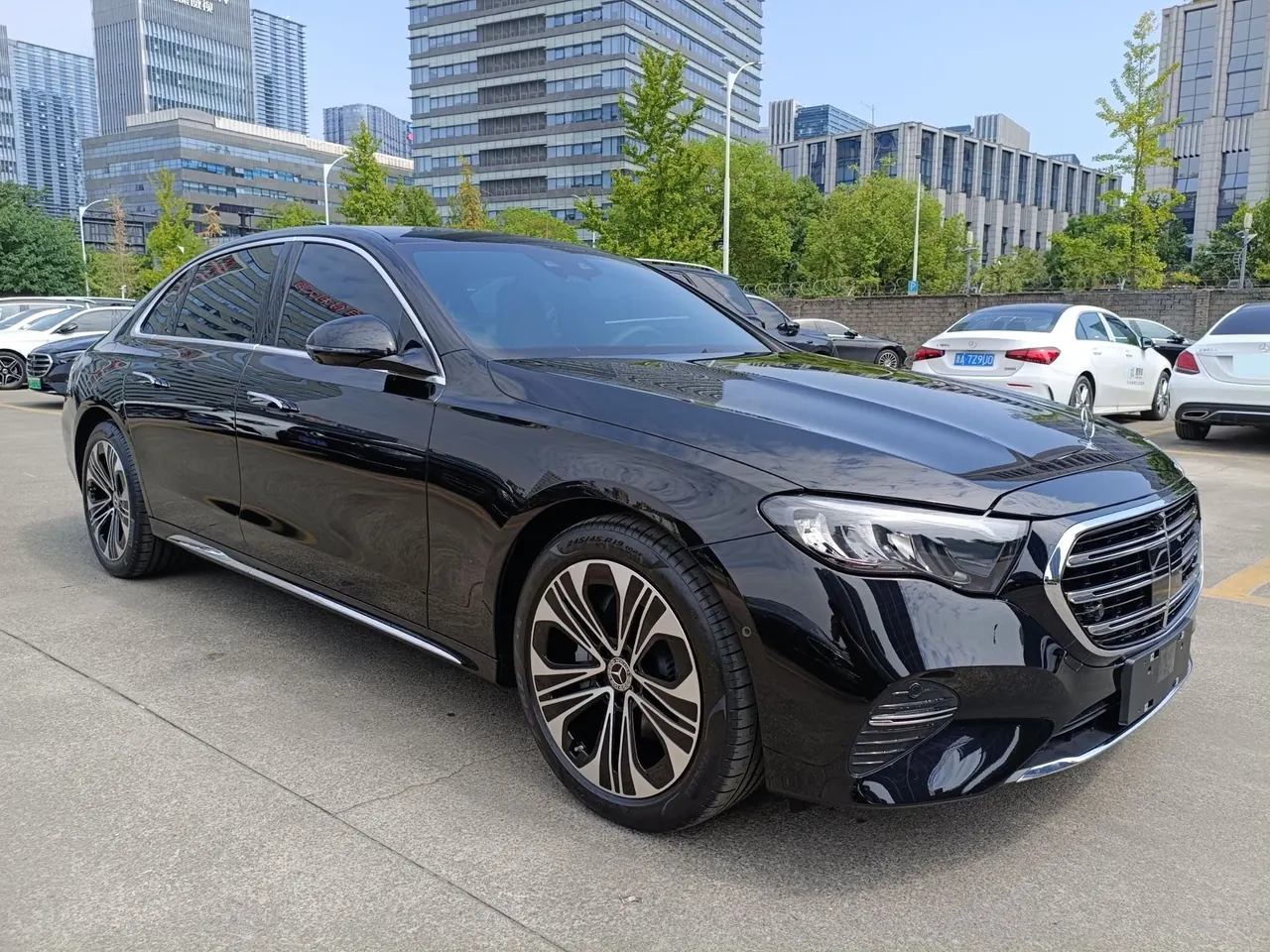 Mercedes Benz E Class 2026 E 300 L 48V 2.0T Luxury (Modified) Automatic Gear 3