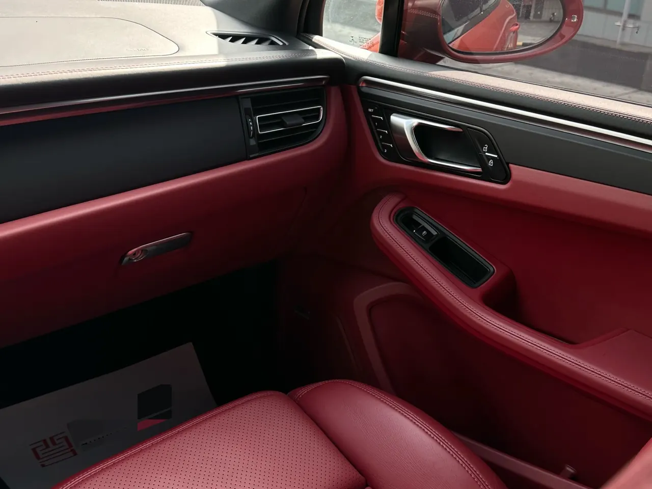 Porsche Macan (Imported) 2022 Macan 2.0T Automatic Gear 11