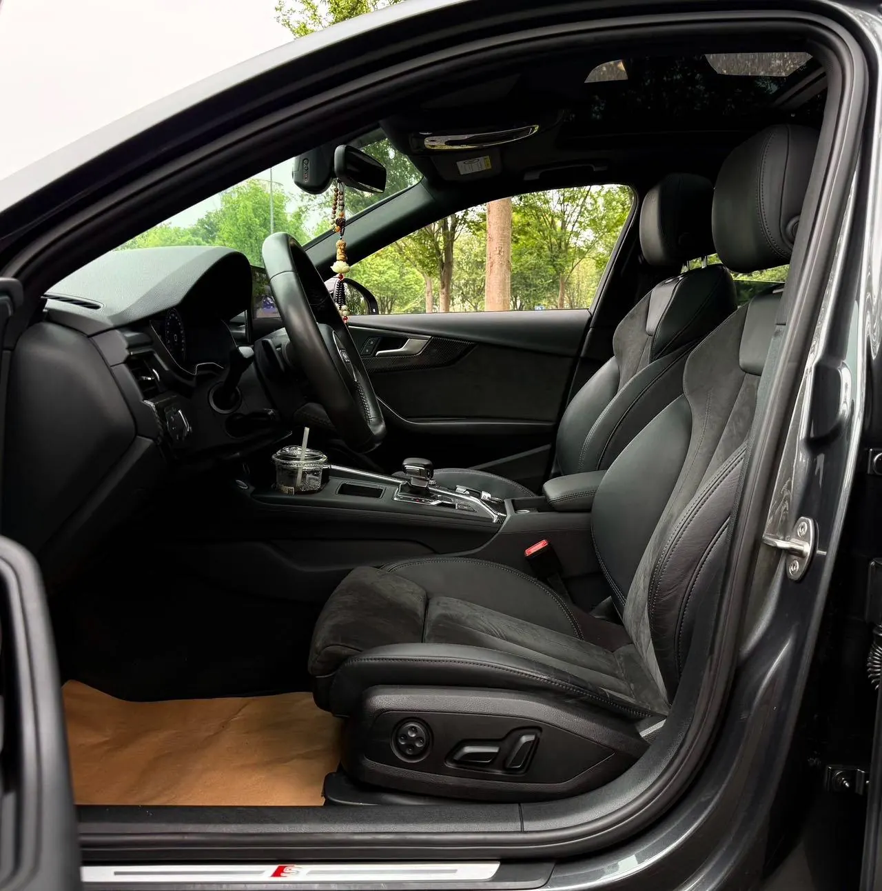 Audi 2020 A4L 2.0TFSI 40TFSI Quattro Deluxe Dynamic Automatic 4