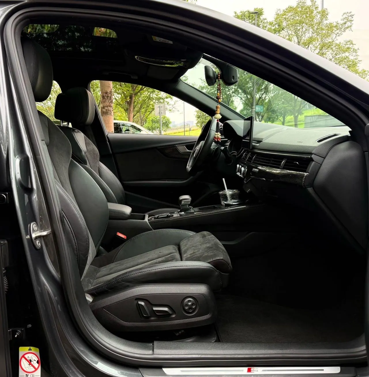 Audi 2020 A4L 2.0TFSI 40TFSI Quattro Deluxe Dynamic Automatic 5