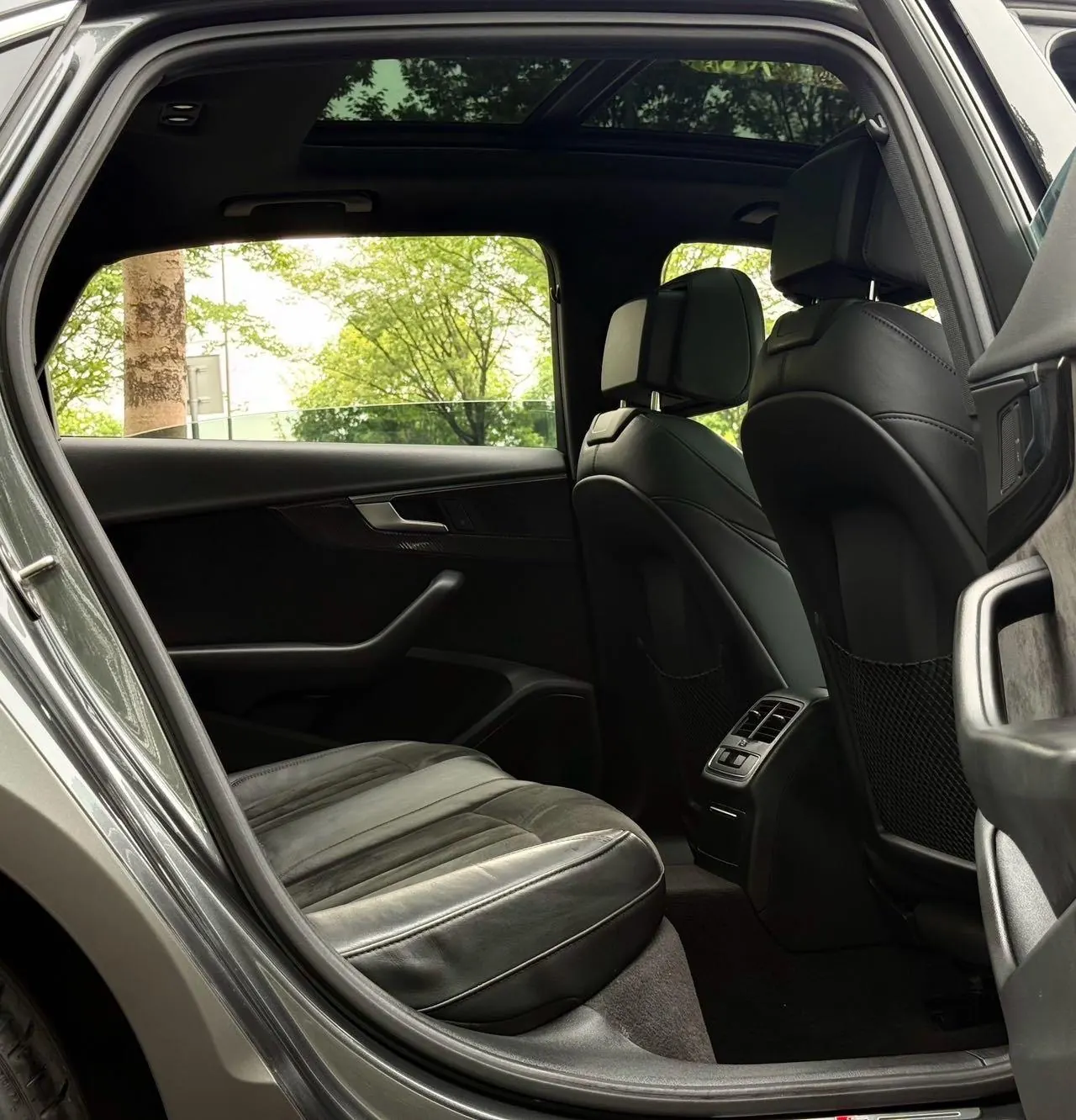 Audi 2020 A4L 2.0TFSI 40TFSI Quattro Deluxe Dynamic Automatic 7
