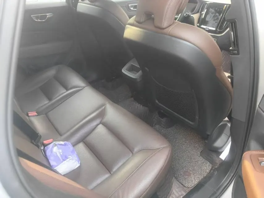 Volvo 2023 XC60 48V 2.0T B5 4-wheel drive Zhiyuan Deluxe Edition Automatic Gear 4