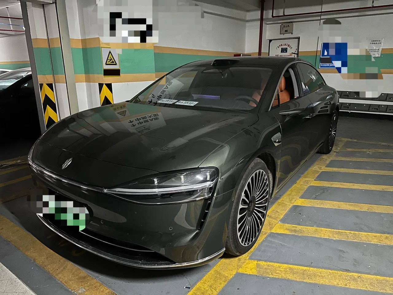 Open image lightbox: Luxeed 2026 S9 Ultra Rear Drive 53kWh(896 Line Laser Radar) Automatic Gear