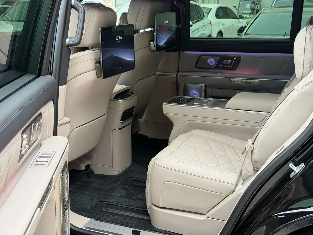 NIO 2026 ES 9 102kWh Executive Island Deluxe Automatic Gear 8