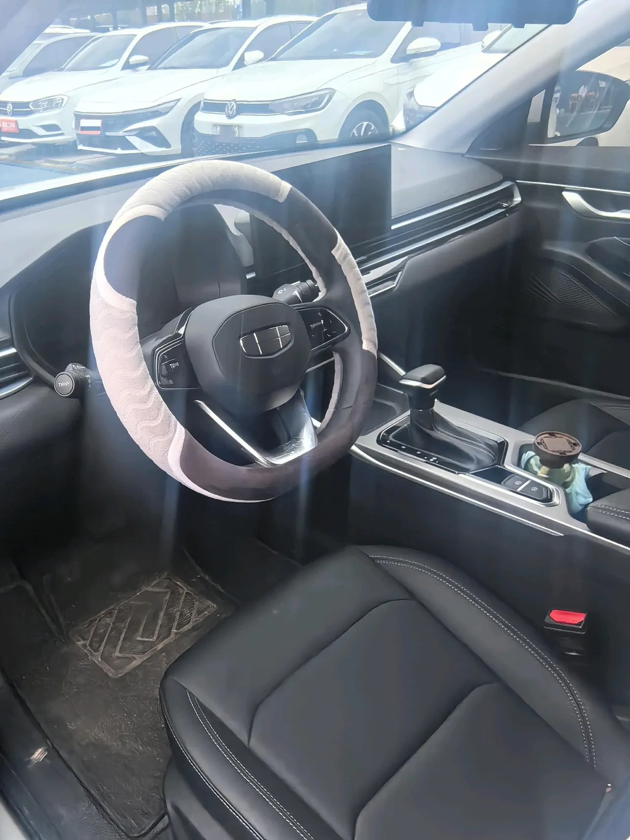 Geely 2026 Emgrand-Sanxiang 1.5 Stepless 4 million Commemorative Flying Automatic 3