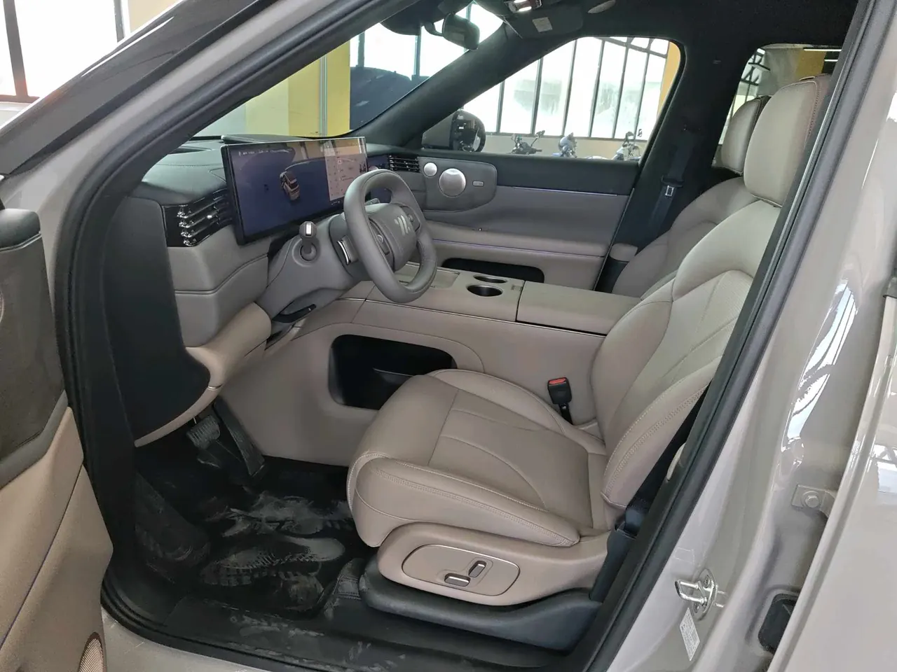 IM 2026 IM LS8 66 Ultra Technology Flagship Large Five-seater Automatic Transmission 14