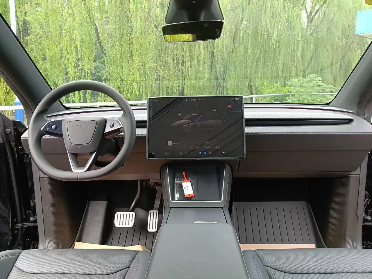 Tesla 2026 Model Y Rear-Wheel-Drive Automatic 7