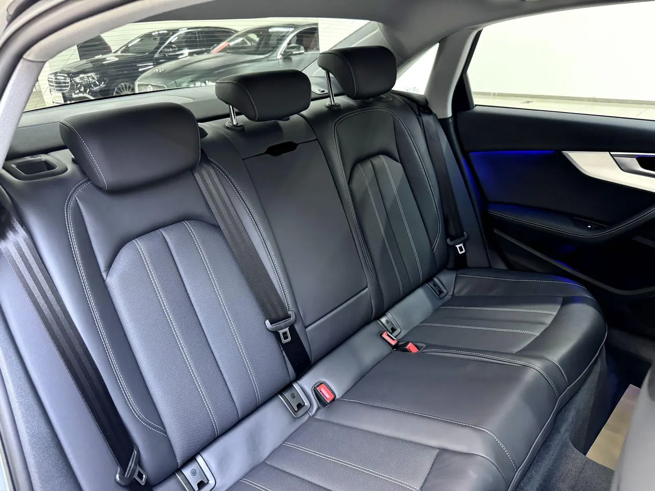 Audi 2022 A4L 2.0TFSI 40TFSI Deluxe Dynamic Automatic 11