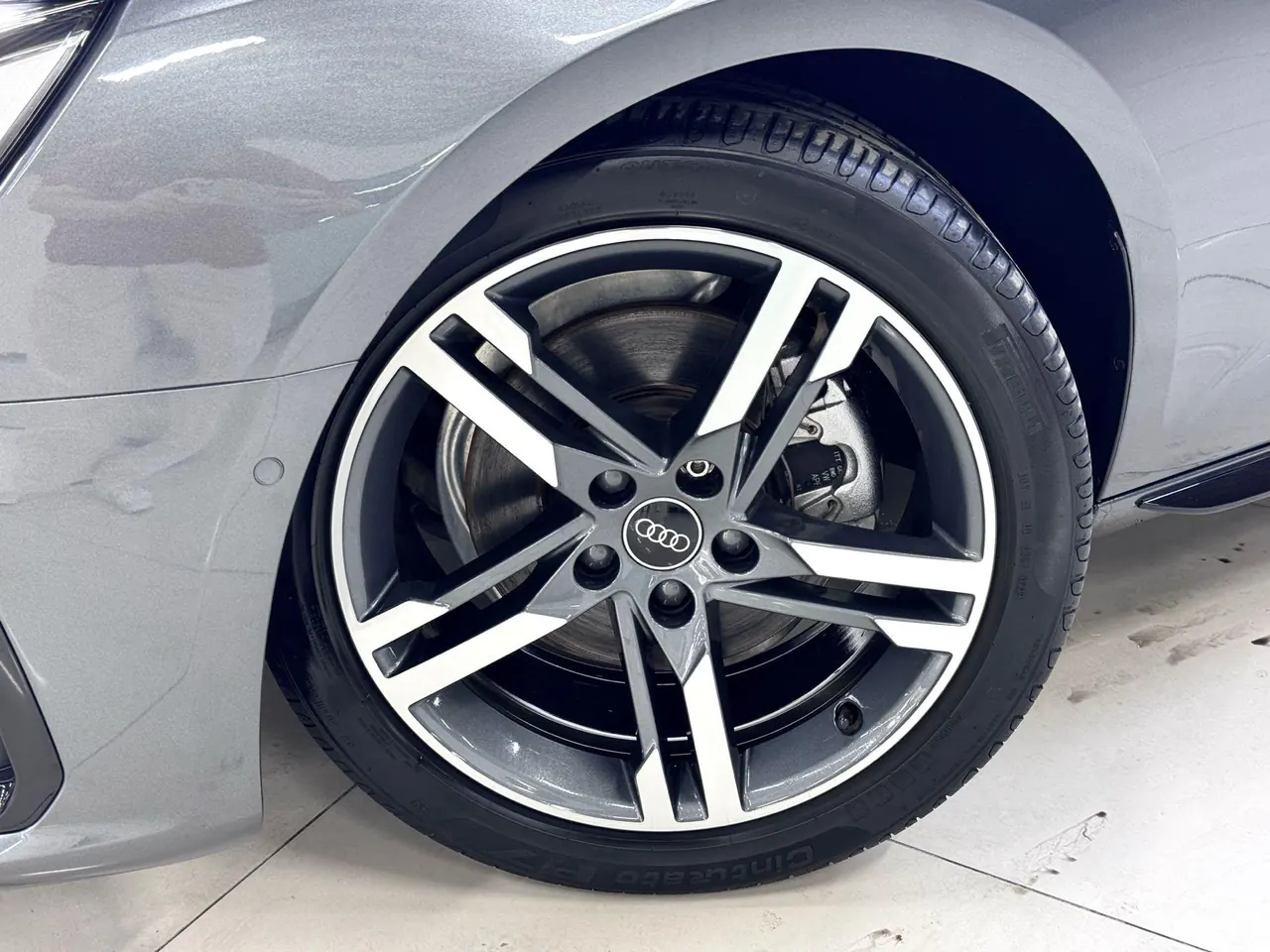 Audi 2022 A4L 2.0TFSI 40TFSI Deluxe Dynamic Automatic 12